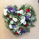 Corazón funerario en flor natural